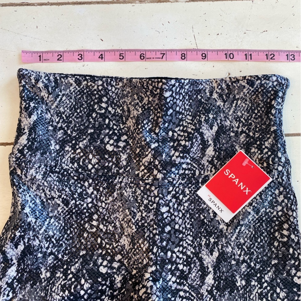Spanx Faux Leather Leggings HighWaist Full Length Sz Medium Athletic Wear New - Picture 2 of 11
